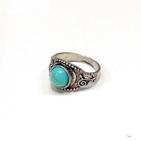 Vintage Like Faux Turquoise Stone color Silver plated Ring - Picture 1 of 3